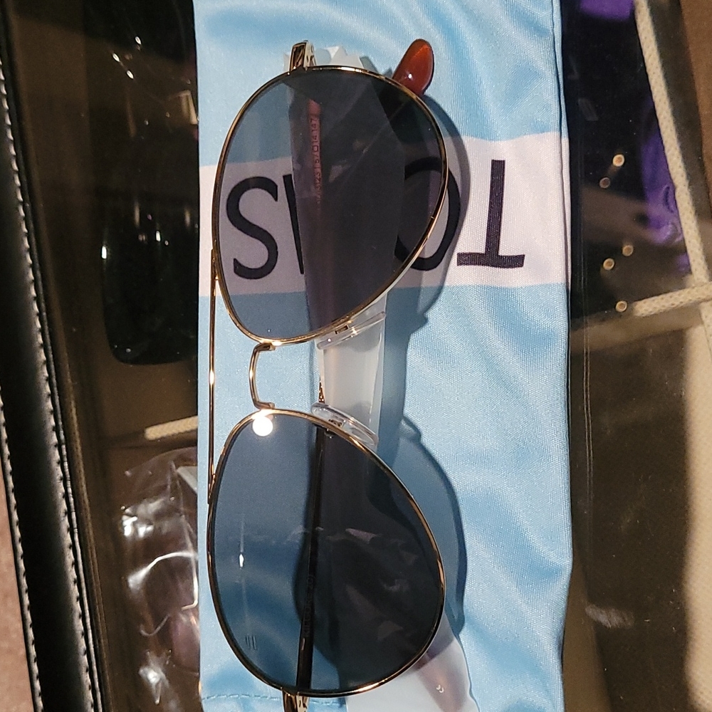 Toms Kilgore aviators
